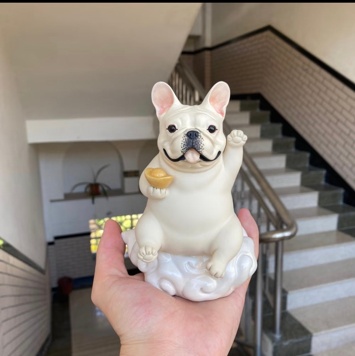Cloud Frenchie