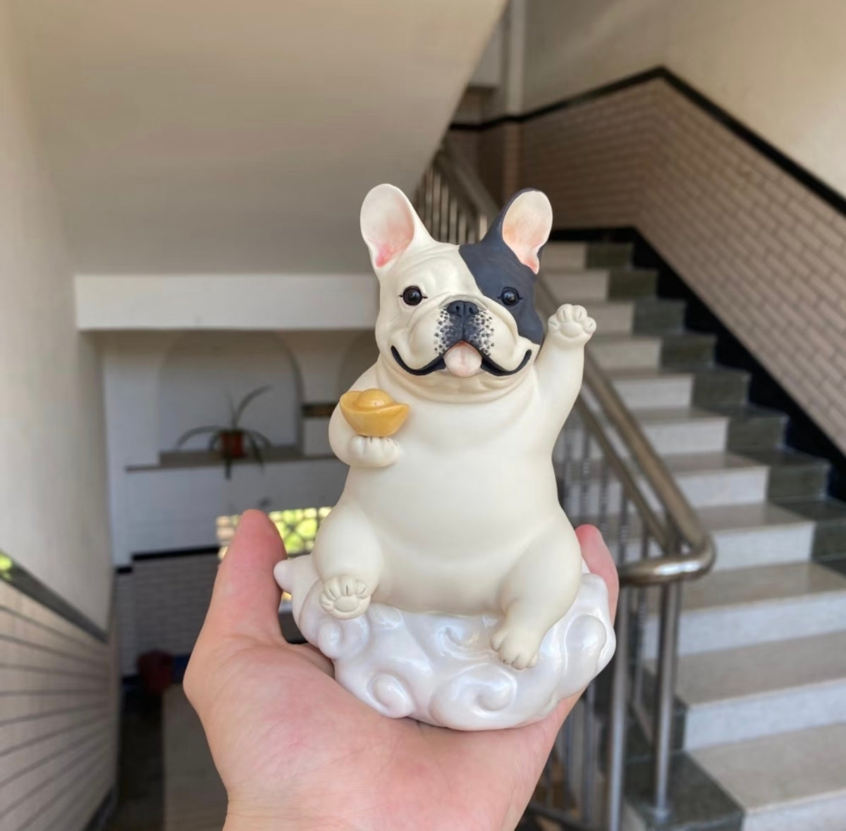 Cloud Frenchie